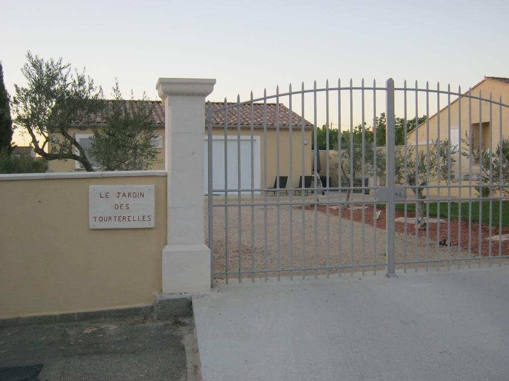 Le Jardin Des Tourterelles Ferienhaus Robion en Luberon