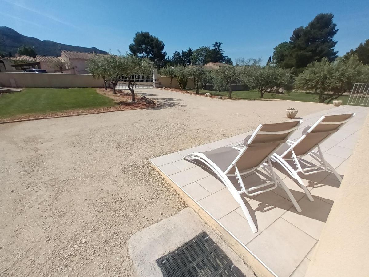 Holiday home Le Jardin Des Tourterelles Robion en Luberon