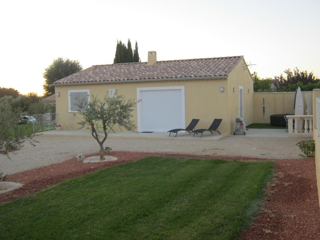 Le Jardin Des Tourterelles Holiday home Robion en Luberon