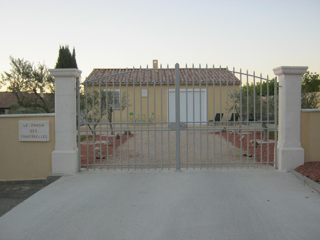 Holiday home Le Jardin Des Tourterelles Robion en Luberon